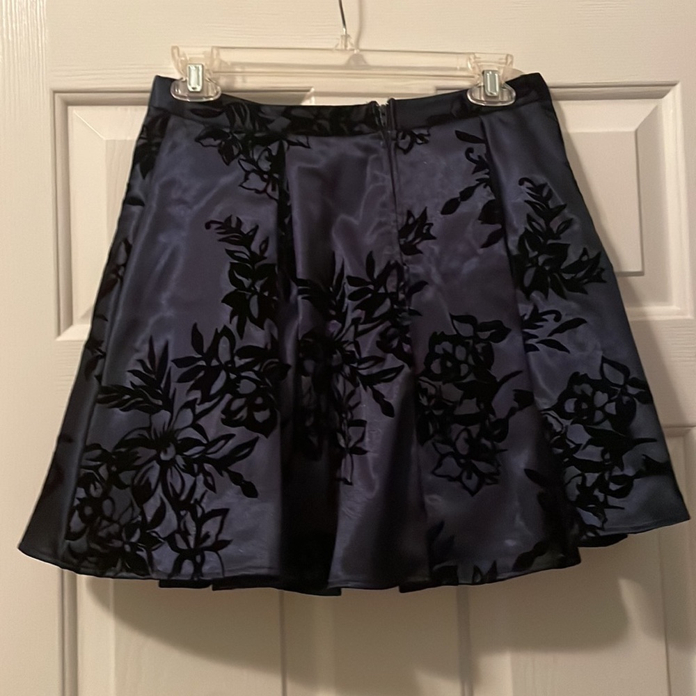 Vintage B Darlin Blue Skirt with Black Velvet Flowers - Picture 2 of 3